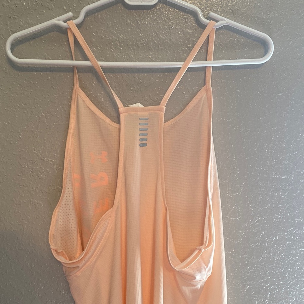 Workout top - Picture 3 of 4